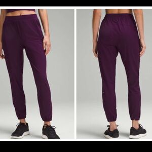 Lululemon Adapted State High-Rise Jogger *Full Length Dramatic Magenta 4 in EUC.